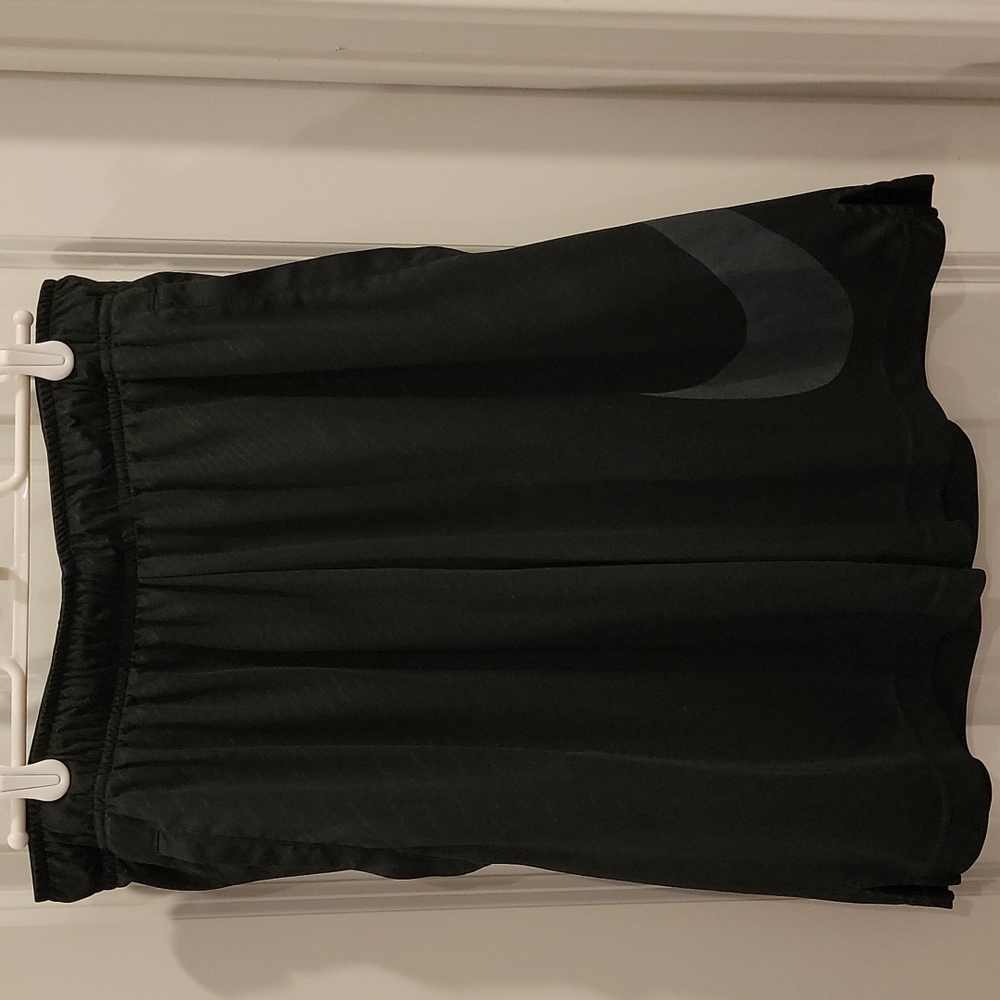 Nike dry fit basketball shorts. Black. Size medium.  Great condition